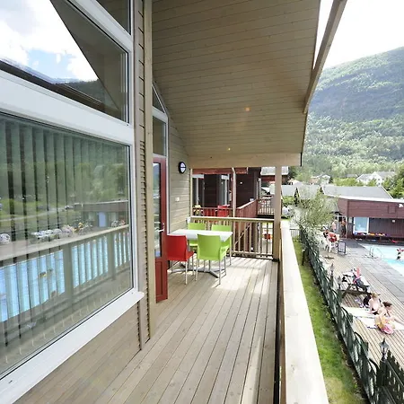 Mikkelparken Ferietun Kinsarvik