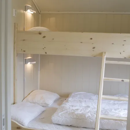 База отдыха Mikkelparken Ferietun Кинсарвик