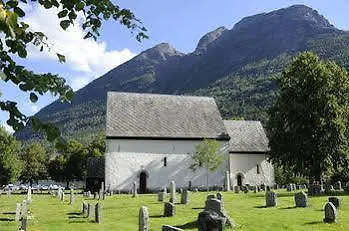 Mikkelparken Ferietun 3* Kinsarvik