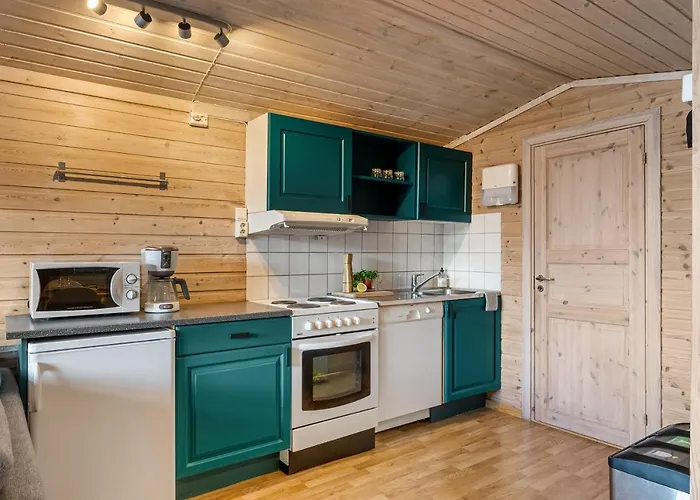 Mikkelparken Ferietun Semesterpark Kinsarvik