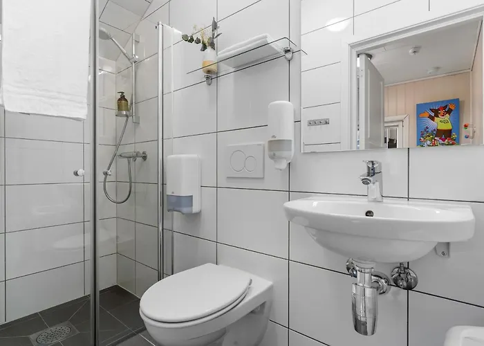 Semesterpark Mikkelparken Ferietun Kinsarvik